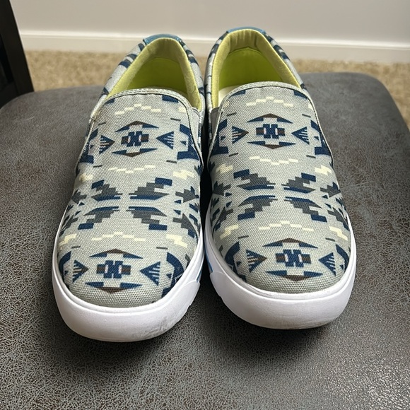 Pendleton slip on aztech women’s shoes - Picture 2 of 6